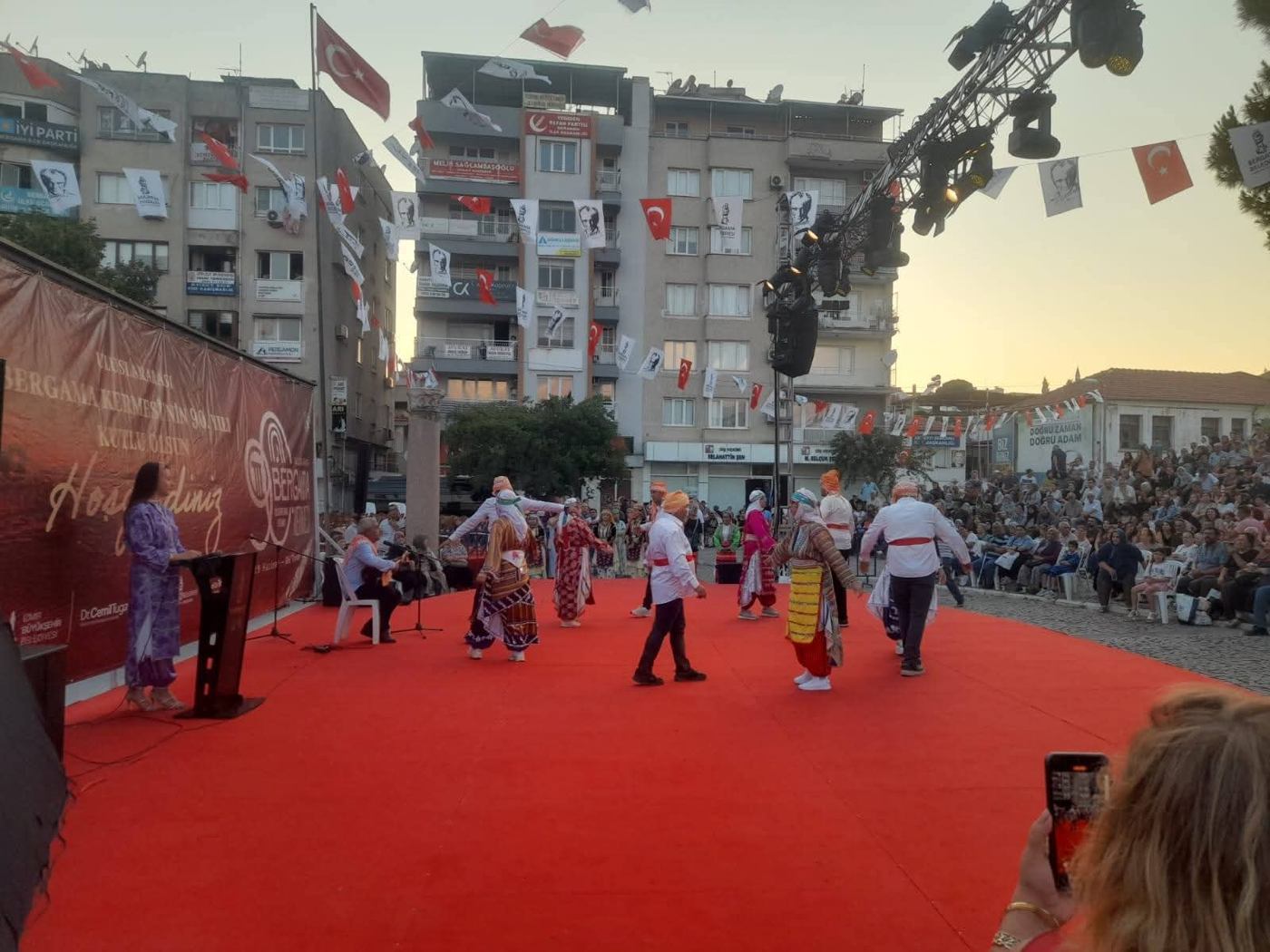 29 HAZİRAN-05 TEMMUZ 2026 TARİHLERİ ARASINDA, 90. ULUSLARARASI BERGAMA KERMESİNİN HER AŞAMASINDA BERGAMA ŞUBEMİZ, TAHTACI KÜLTÜRÜNÜN TANITILMASINA BÜYÜK KATKI SAĞLAMIŞTIR - Fotoğraf 6